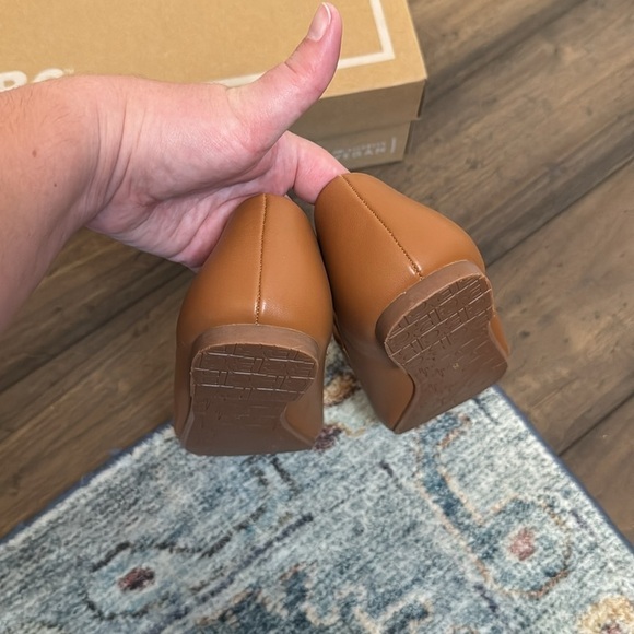 Born in California stay focused loafer in cognac brown size 8 ￼ - Picture 6 of 9